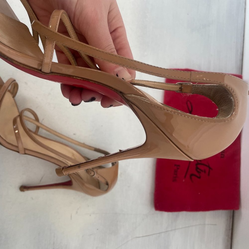 Christian Louboutin Gwynitta Sandals Nude Patent Leather Strappy Heels Size 39 - Picture 6 of 14